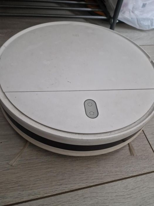 Робот пылесос Xiaomi Mi Robot Vacuum-Mop Essential