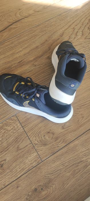 Мъжки маратонки,използвани и запазени