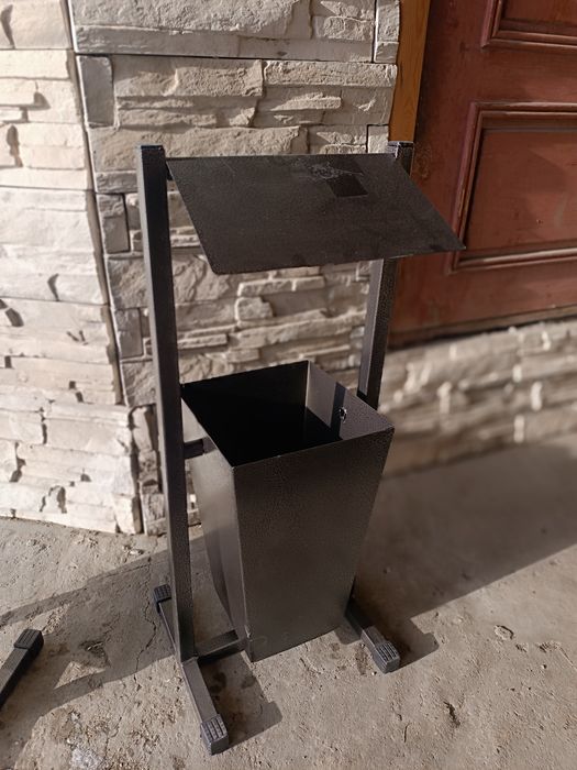 Мусорные урны разные