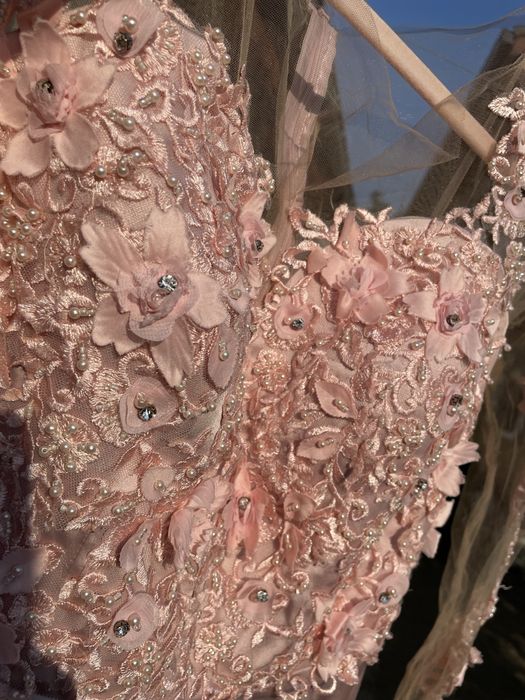 Дантелена рокля /розов цвят/