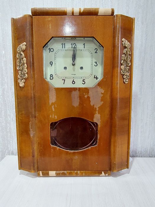 Продам часы  советские с боем.