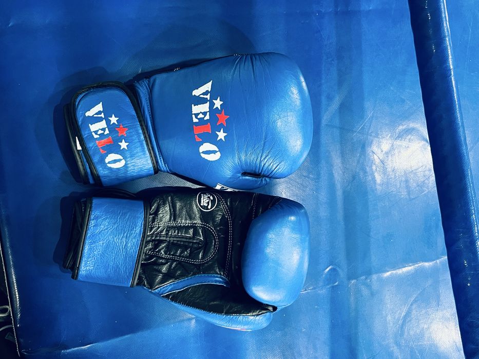 Перчатки для бокса