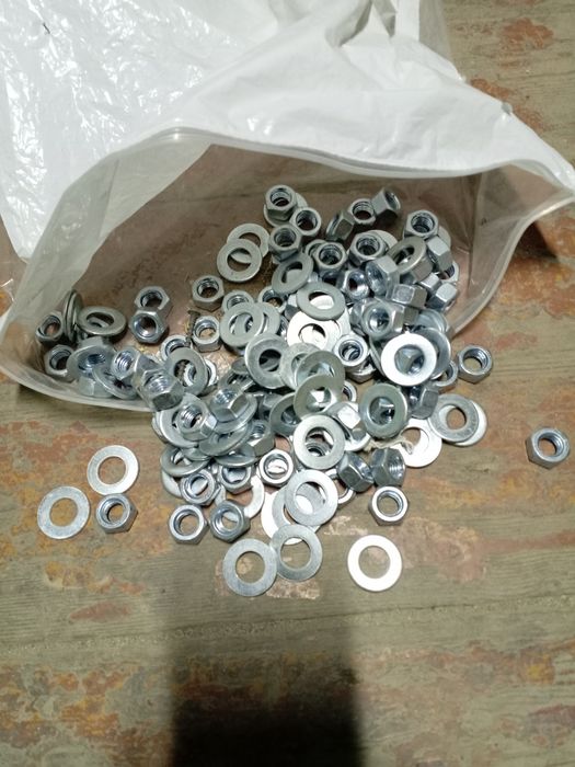 Продам шпильки на 10