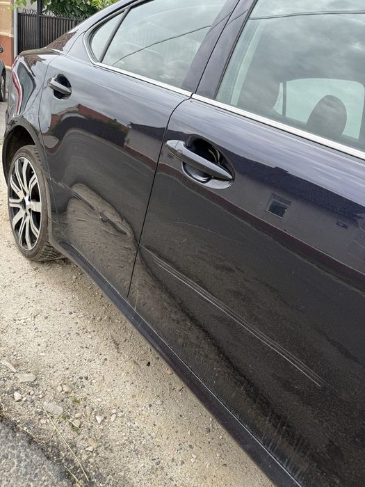 Vand sau Schimb Lexus is220d