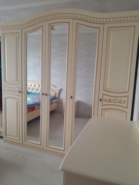 Срочно Спальный гарнитур сатылады.