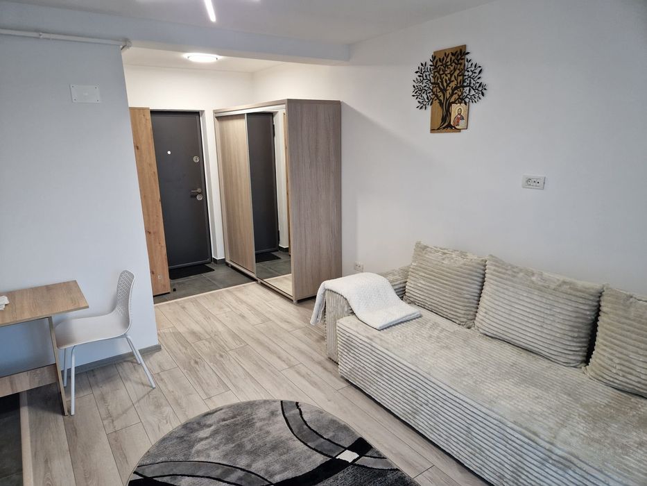 Garsoniera micuta dar moderna si cocheta in bloc nou in Trivale City