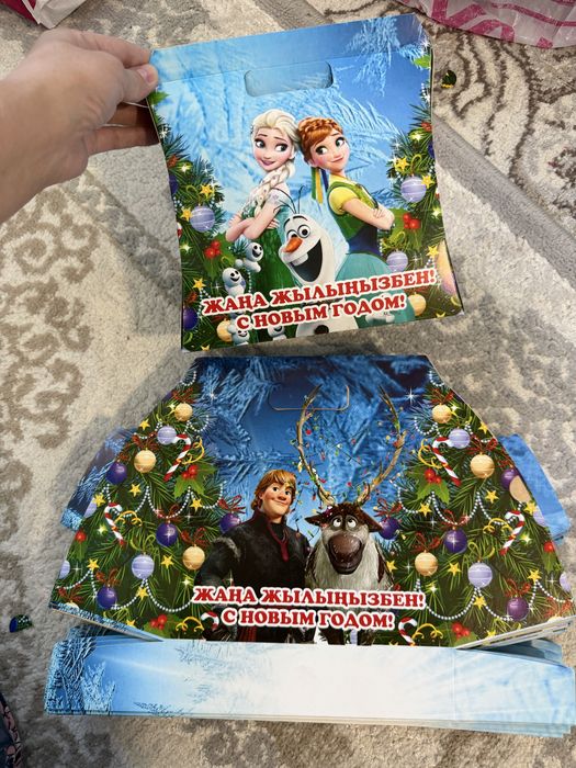 Новогодние кульки, подарочные коробки