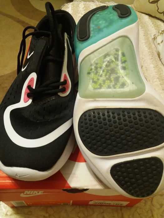 Кроссовки срочно!!!