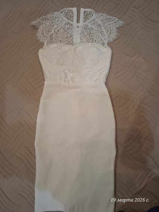 Продам платье бандажное белое