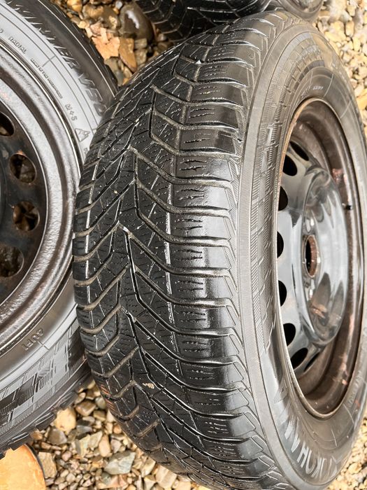 Roti complete R16 cu anvelope de iarna Yokohama