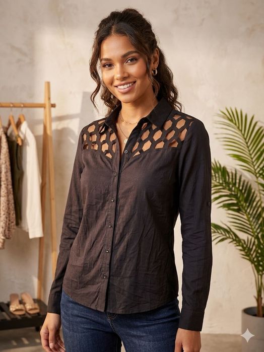 Елегантна черна риза New Imperial с ефектни изрязани рамене
