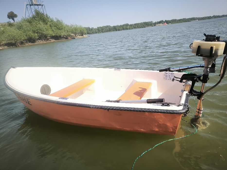 Лодка композит 3м двигател 5hp 2T