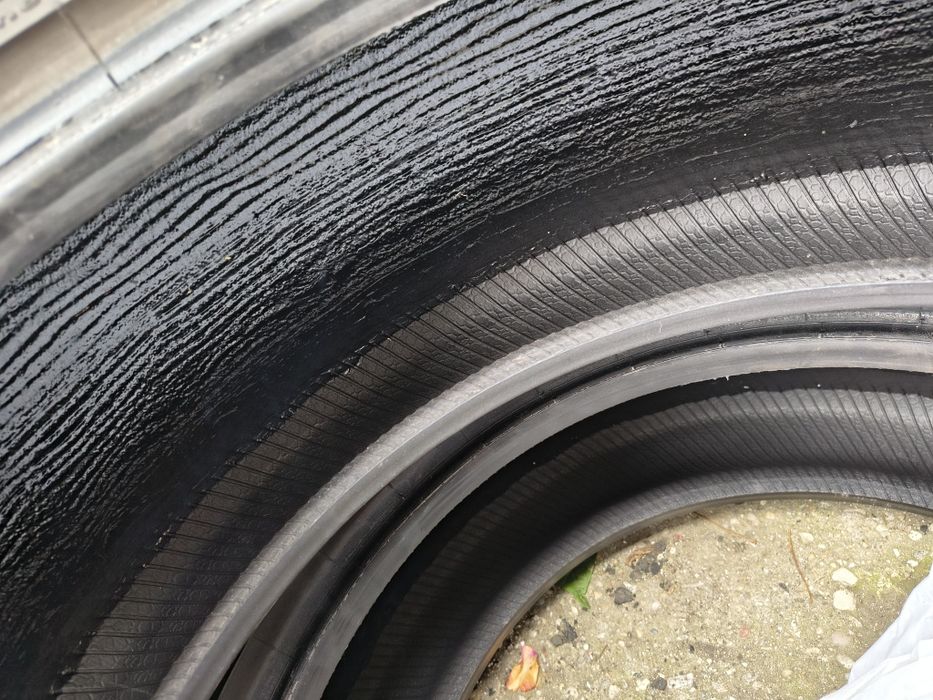 Anvelope 235/55/R18 500 lei setul de 4. Run  flat merg pe pana 80 de km