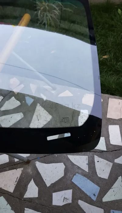 Лобовое стекло Toyota Camry 50