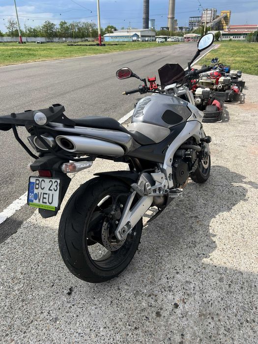 Suzuki GSR600 2006
