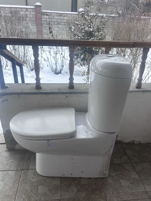 Продам унитаз в хорошем состояние