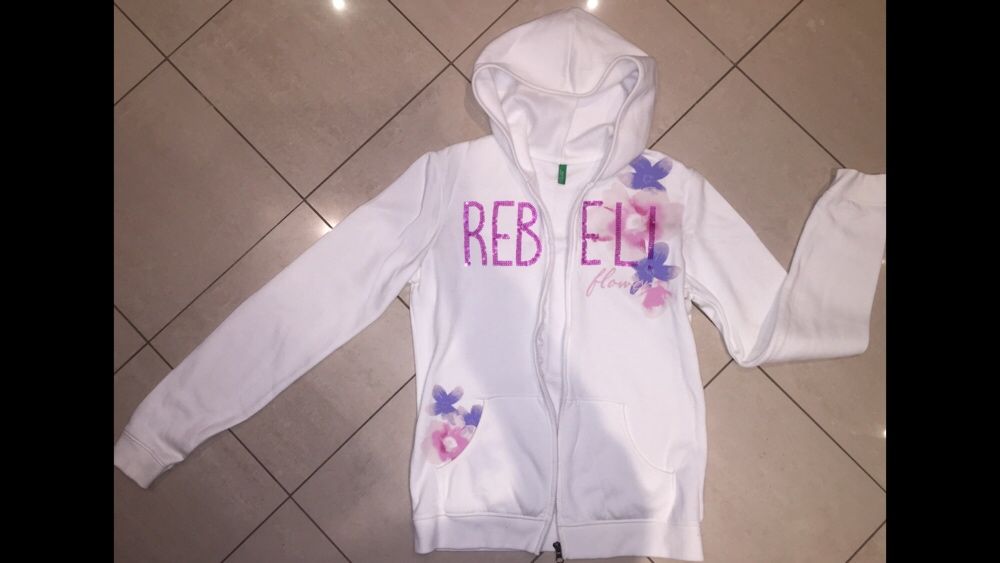 Бяла рокля Бенетон/Sisley;суитчер,клин152/158;;шапка Мини Маус