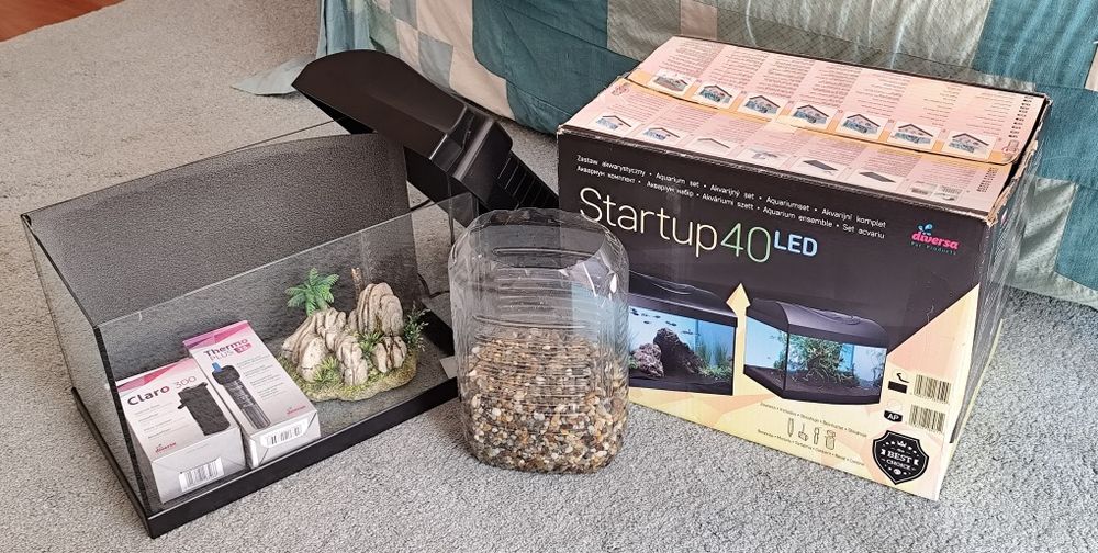 Vând set complet acvariu Diversa Startup 40 LED 40x25x25 (25l)