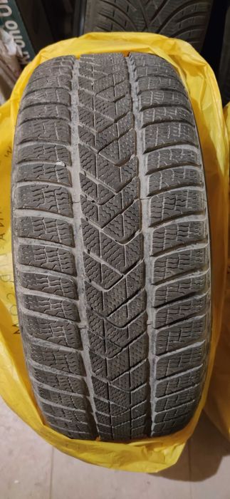 245/45/18 Pirelli SottoZero 3, Runflat