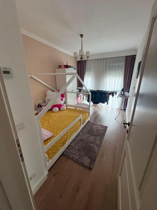 Persoană fizică Vând apartament cu 3 camere, urgent!