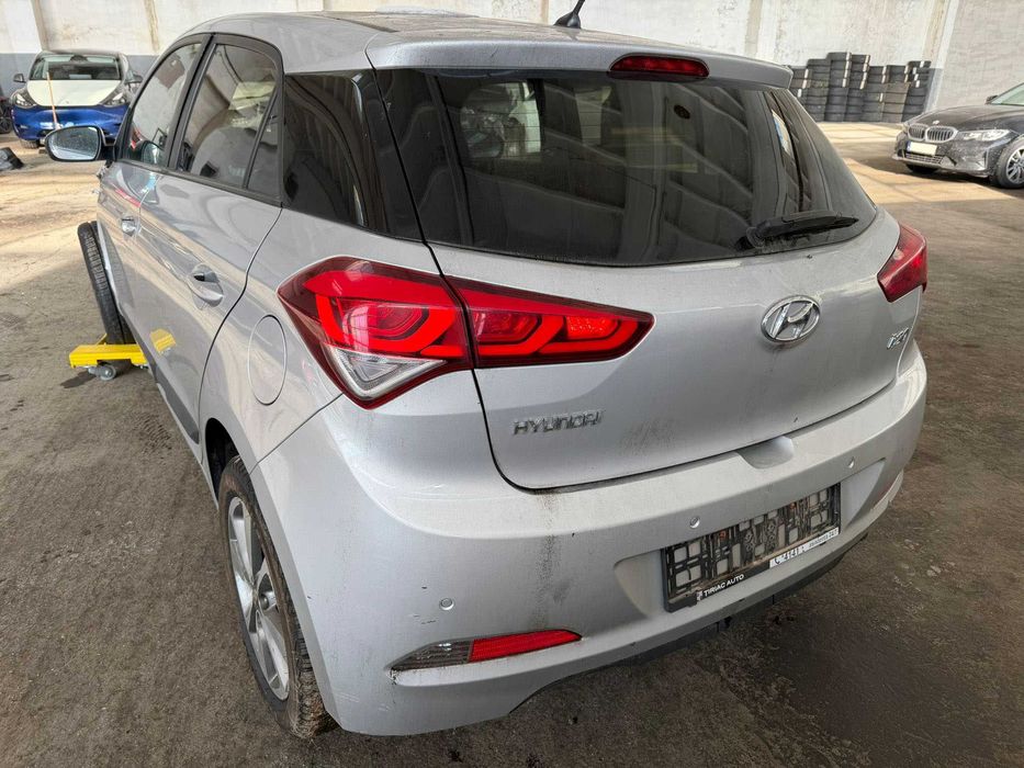 Hyundai i20 avariat