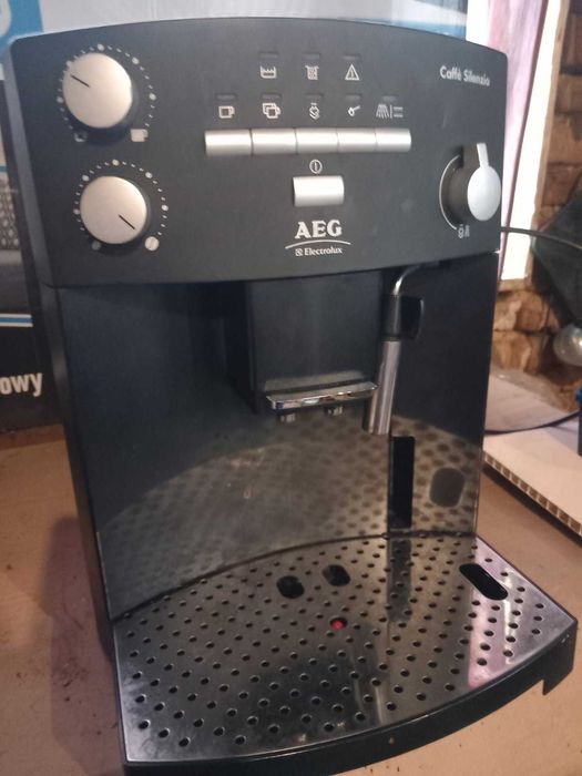 Продавам кафе машина AEG за части