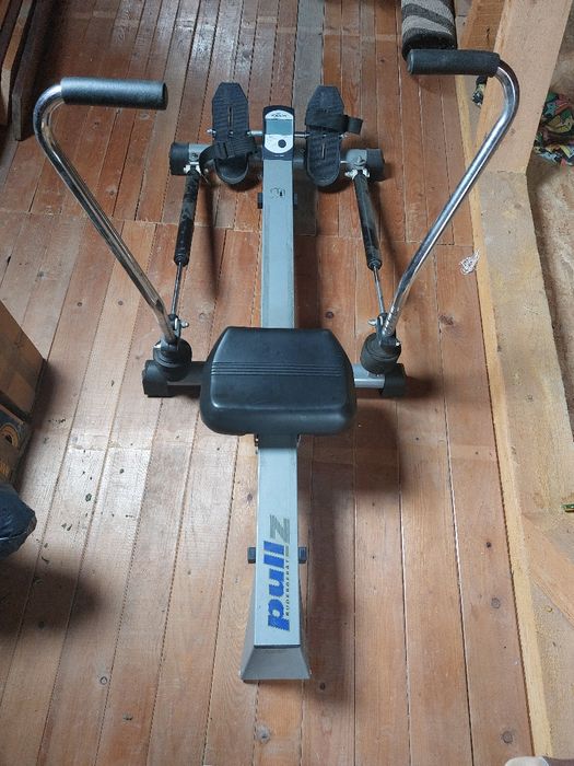 Vând în Cojocna, Cluj, un aparat fitness, de vâslit.