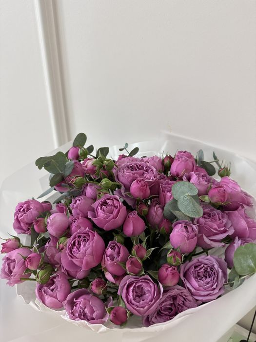 Цветы свежие получили утром