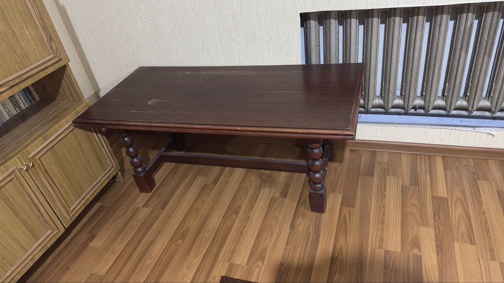 Продается журнальный стол ( самовывоз)