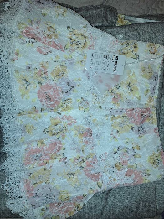 Set fusta si bluza cu dantela măsura L