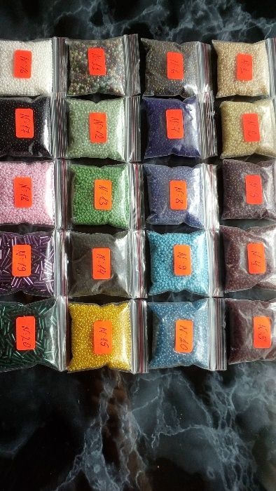 Мъниста.               .