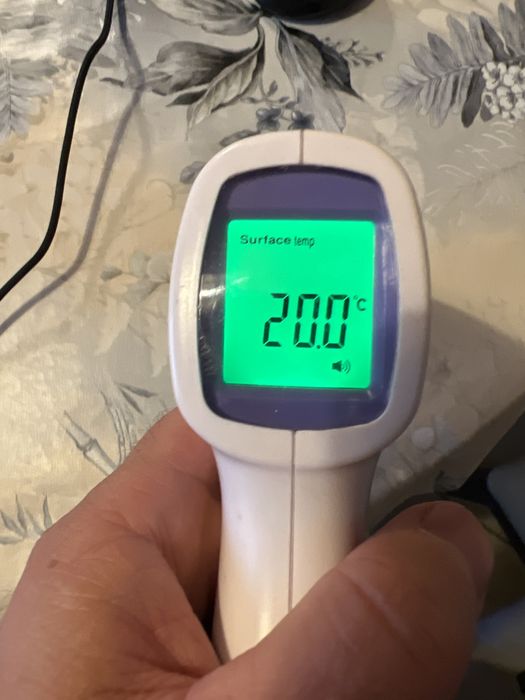 Masurator temperatura corporala sau suprafete