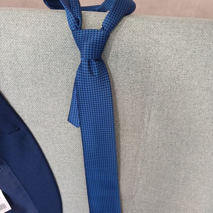 Продам костюм тройка. Торг имеется.