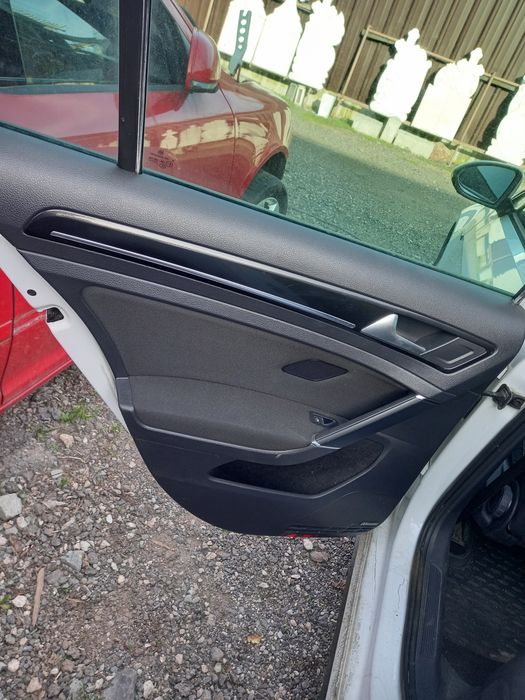 Dezmembrari golf 7 gte 1.4 tsi automat piese golf 7 gte  volan faruri aripi capota hayon interior plafon negru  roti jante cauciucuri  etrieri cutie