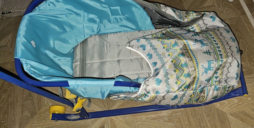 Продам санки с  теплым чехлом Nika