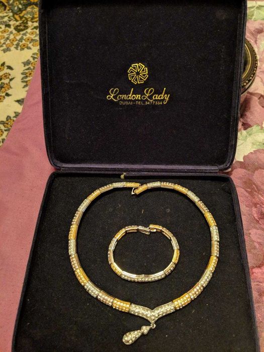 продам позолоченный сетуар из Дубая