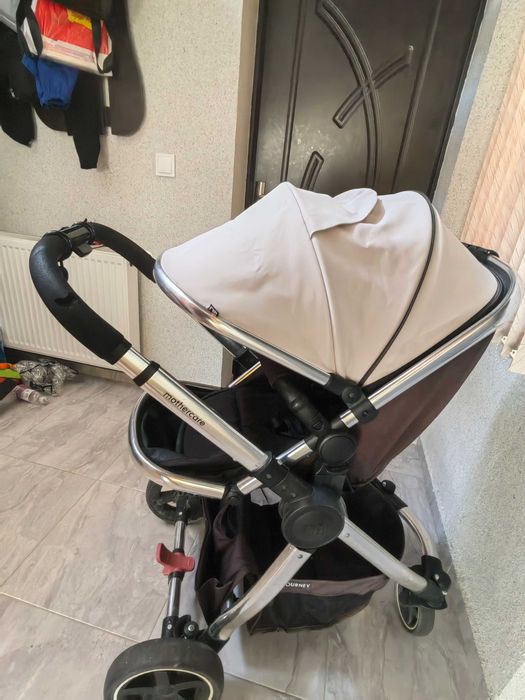 Продава се бебешка количка Mothercare Journey