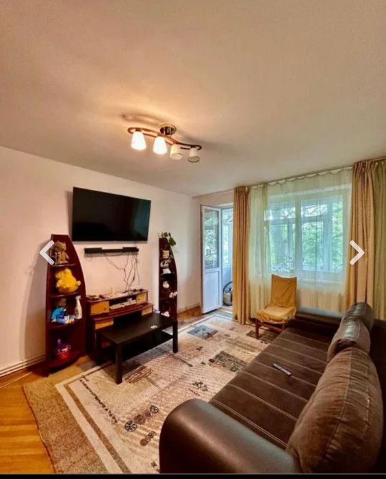 Proprietar închiriez apartament 3 camere decomandate zona Cireșica