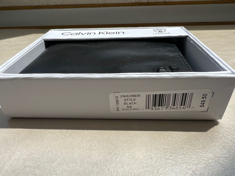 Calvin Klein оригинален портфейл