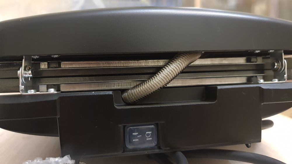 Продам Мультипекарь Redmond M605 новый