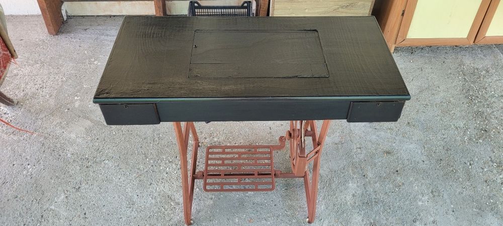 Masină de cusut Ileana fabricata în 1971 la Cugir