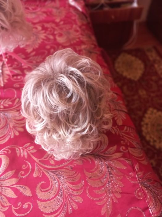 Продам парик женский