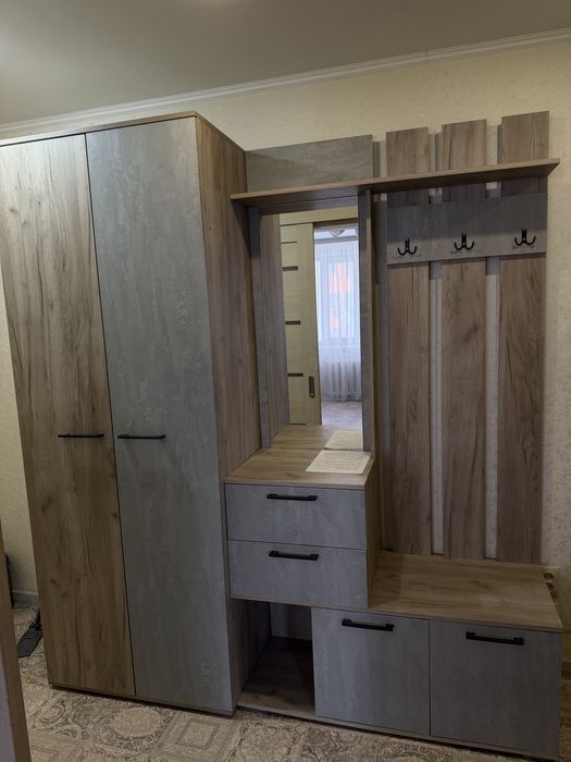 Продам новую прихожую