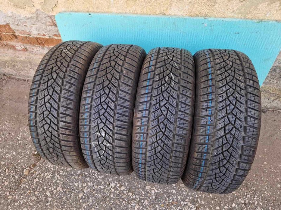 4 Goodyear R16 215/60 Зимни гуми DOT2719