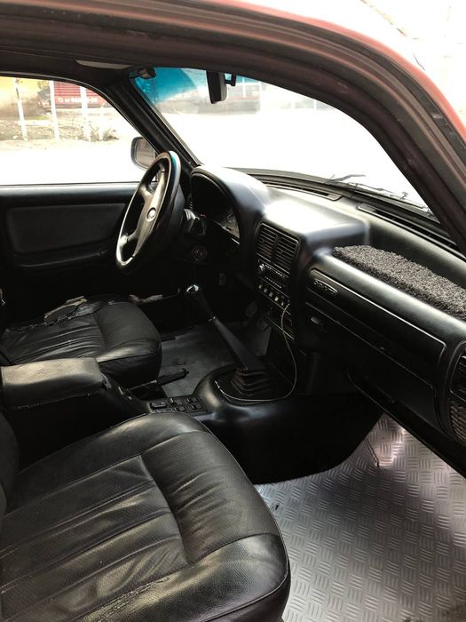 Ideal Volga 31105 sotiladi