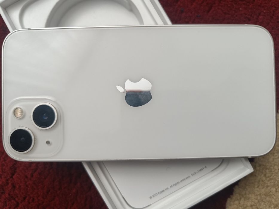 Продам iPhone 13