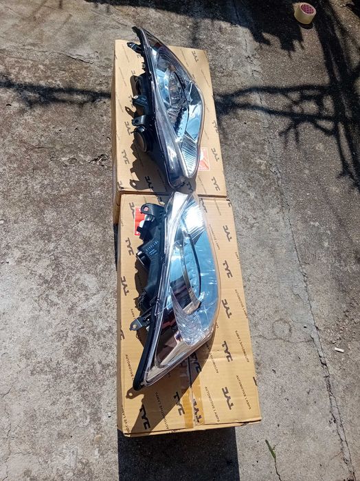 Фар Тойота Корола Нови