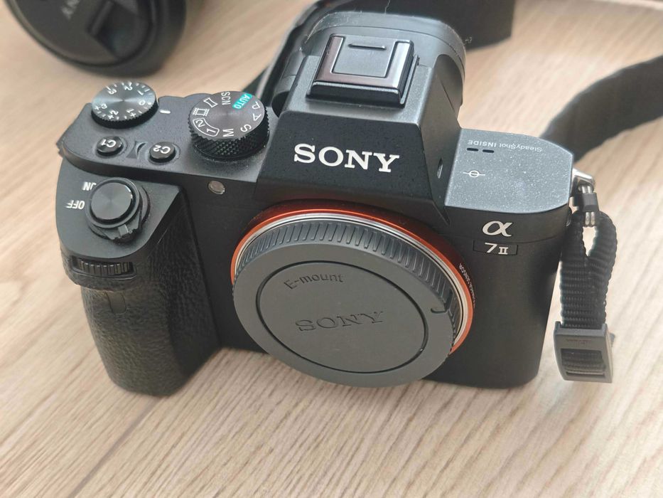 Sony Alpha 7 II с обектив Sony 28-70m на 8200 кадъра