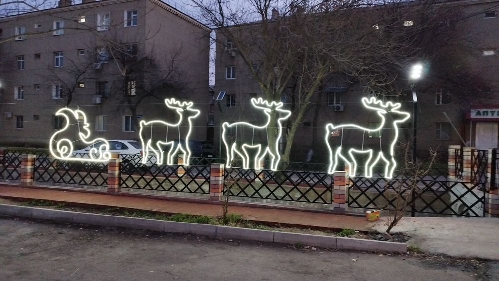 Новогодние оформление фасадов офисов Фото зон