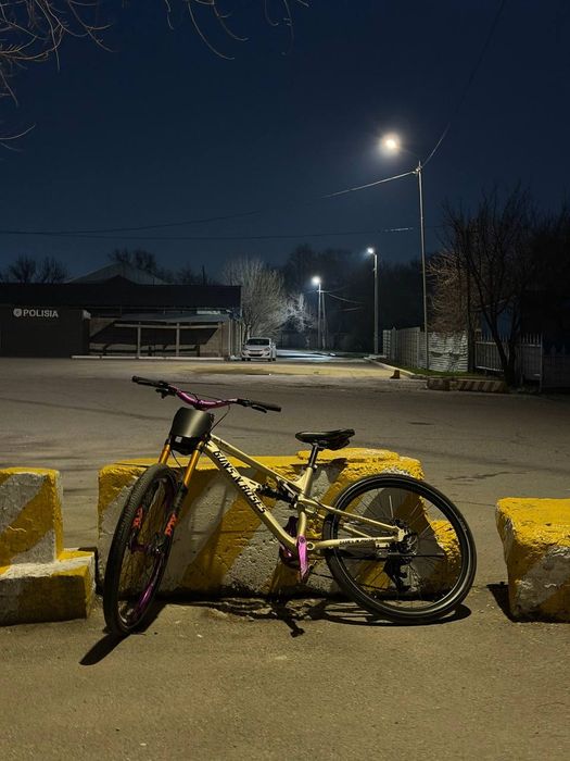 GUNS N ROSES ( двух подвес )